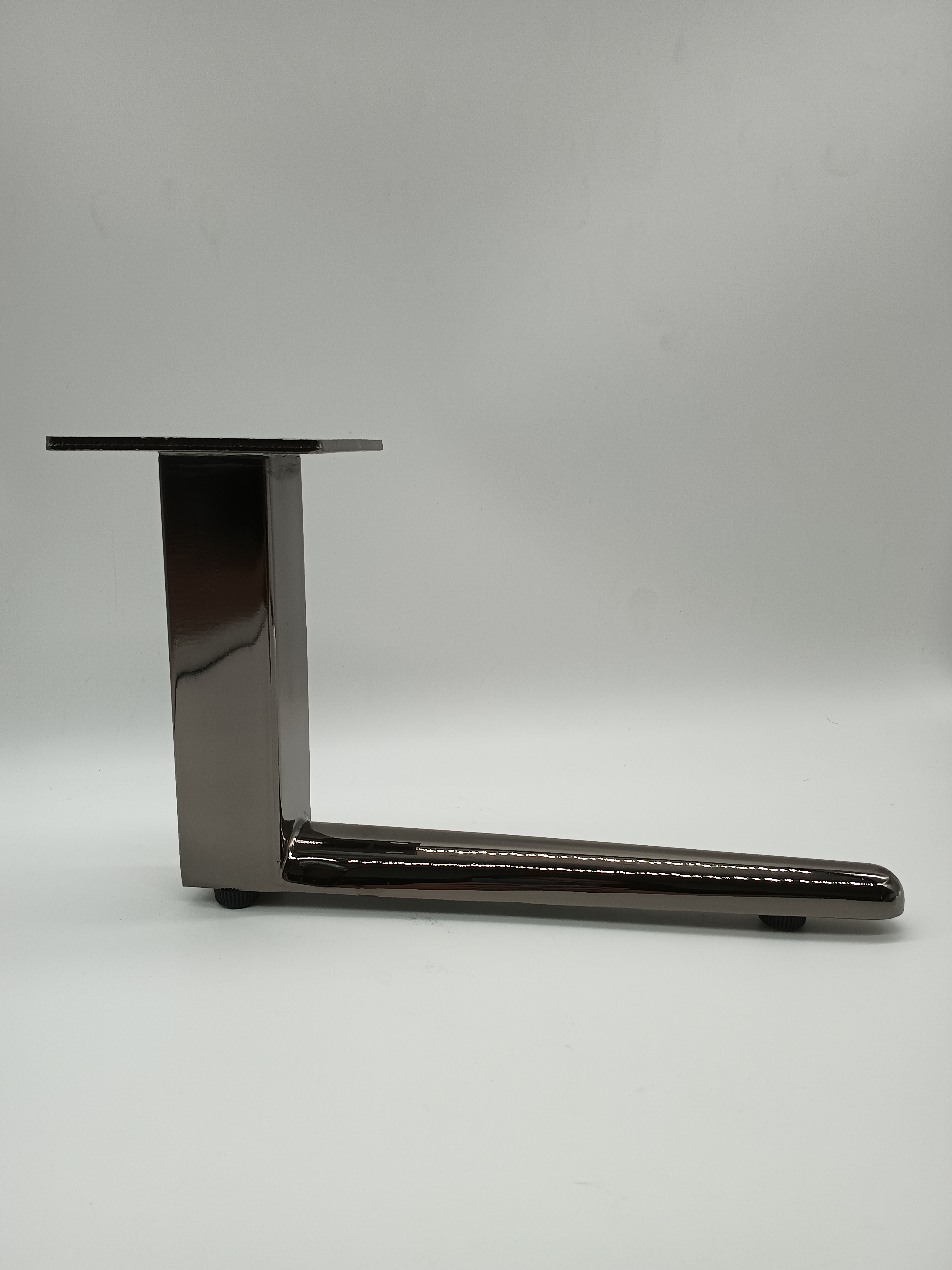 Customized Newest Design Golden Black Furniture Sofa Legs 