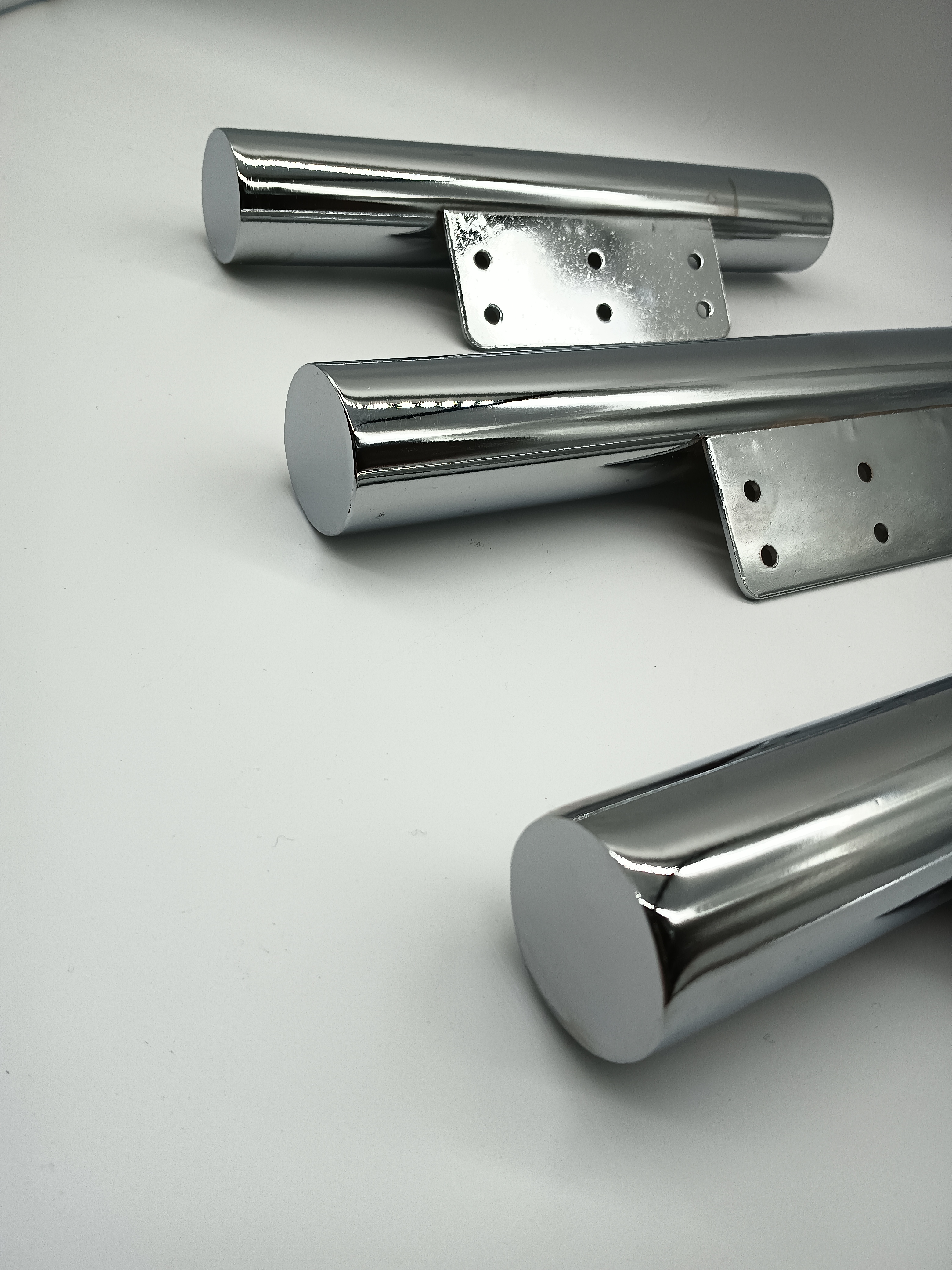 Factory High Quality Low Price Metal Modern Sofa Leg Chrome Furniture Leg Round Head Edge Sealed On Both Sides Iron Support Feet